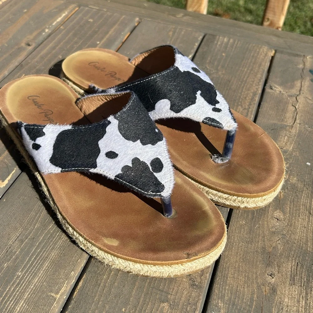 Women’s Charlie Paige Cow Print Sandals Flip‎ Flops Size 7